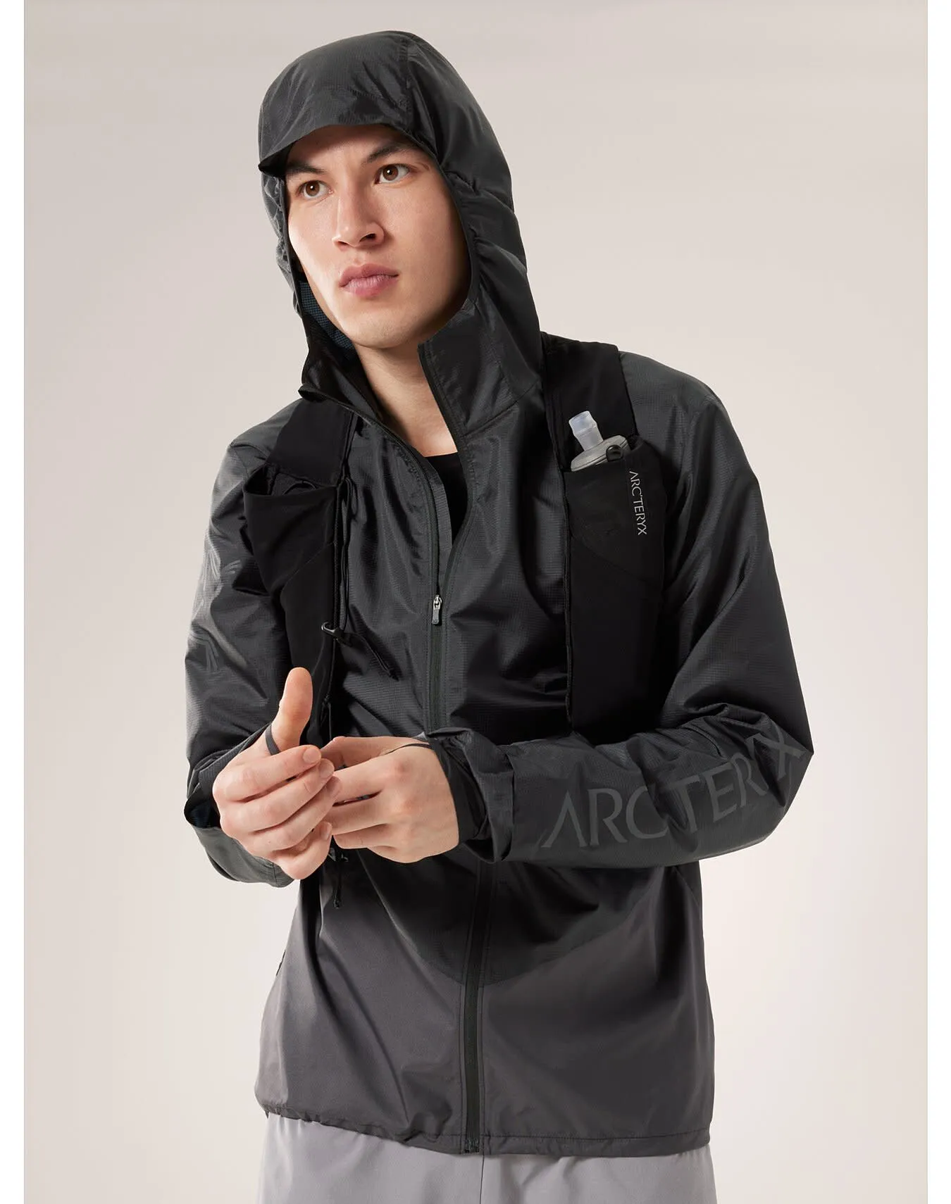 Arc'teryx Men's Norvan Windshell Hoody Black/Graphite | Buy Arc'teryx Men's Norvan Windshell Hoody Black/Gra