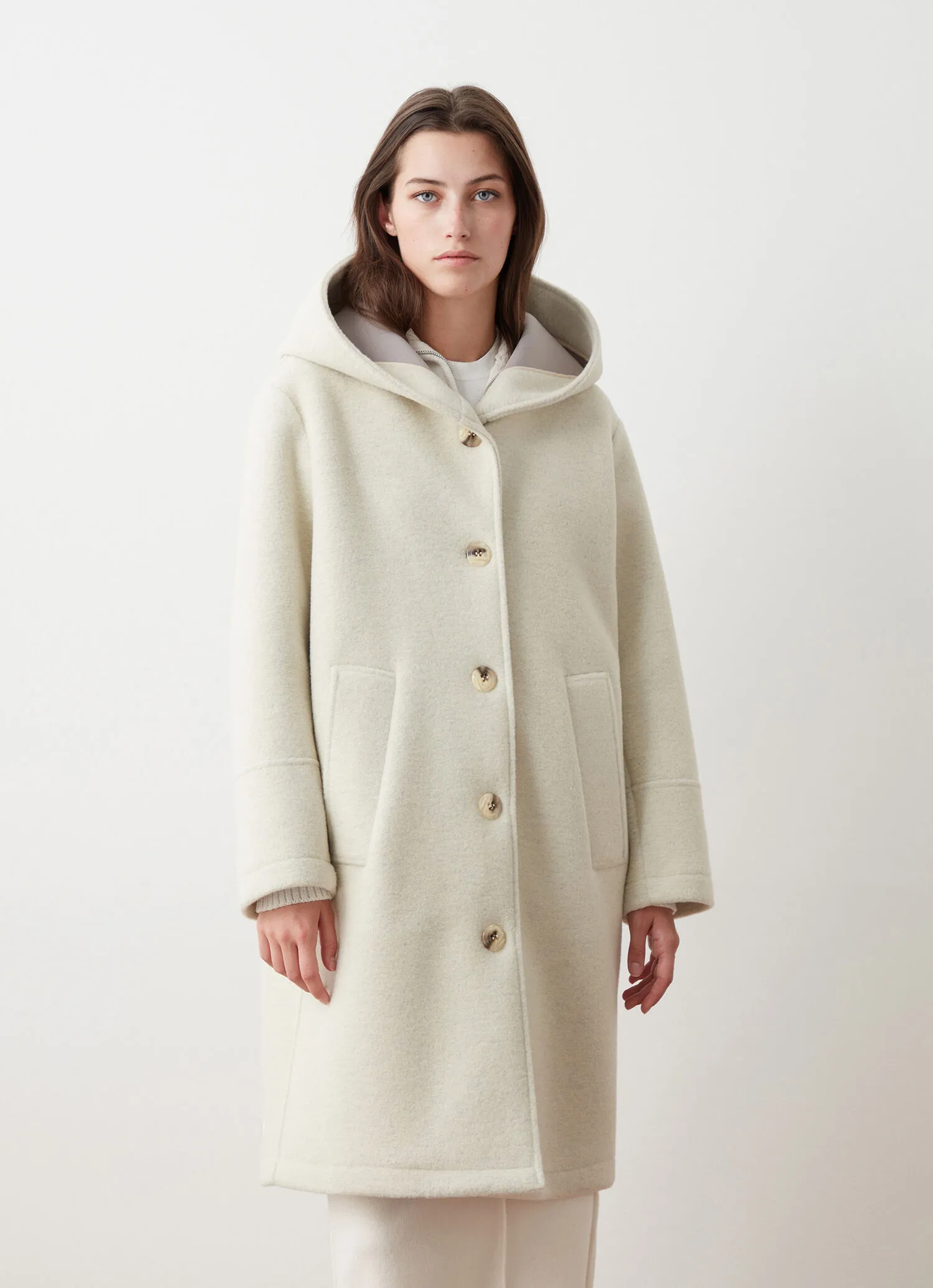 Hooded coat in woolen cloth-