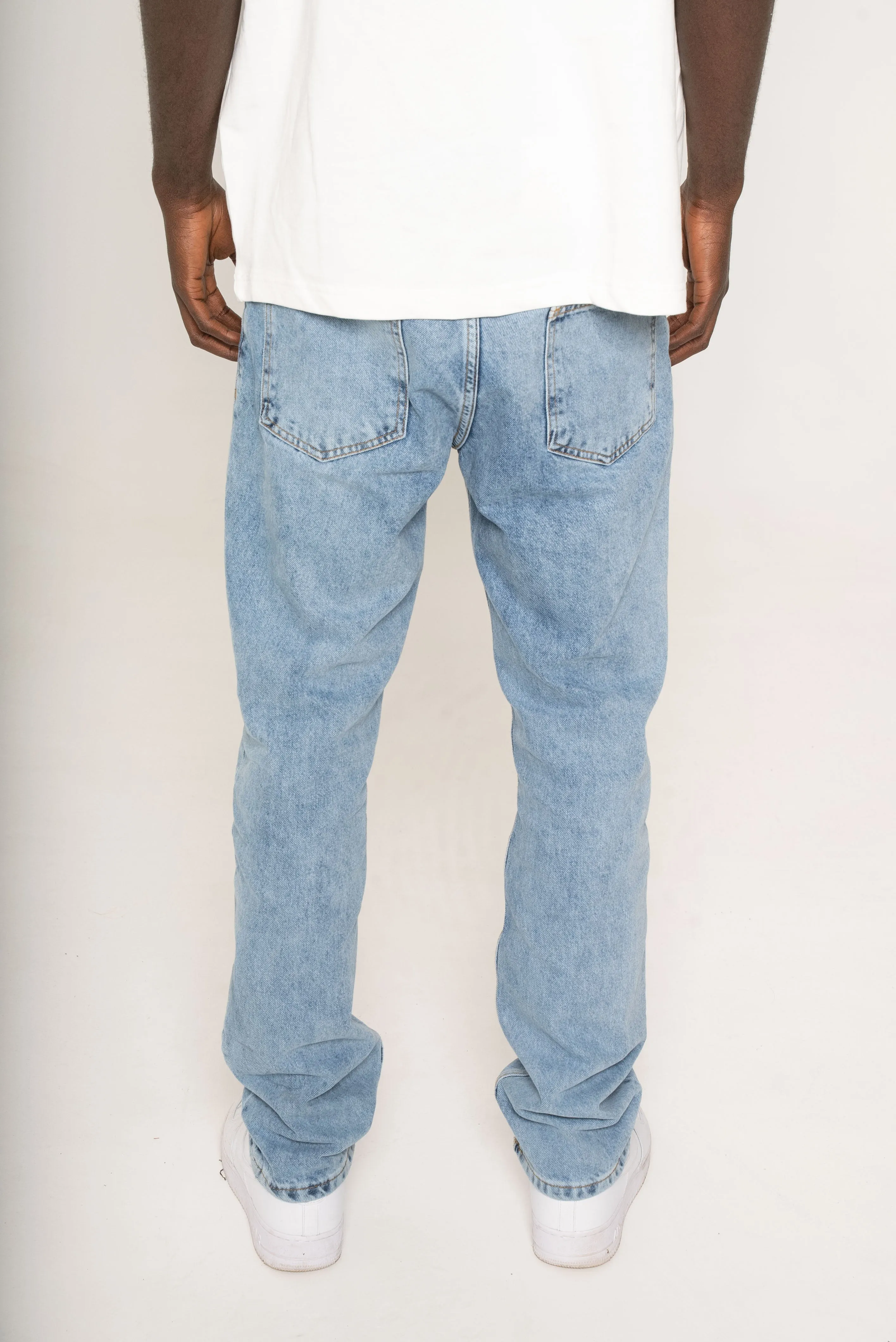 STRAIGHT FIT JEANS LIGHT BLUE