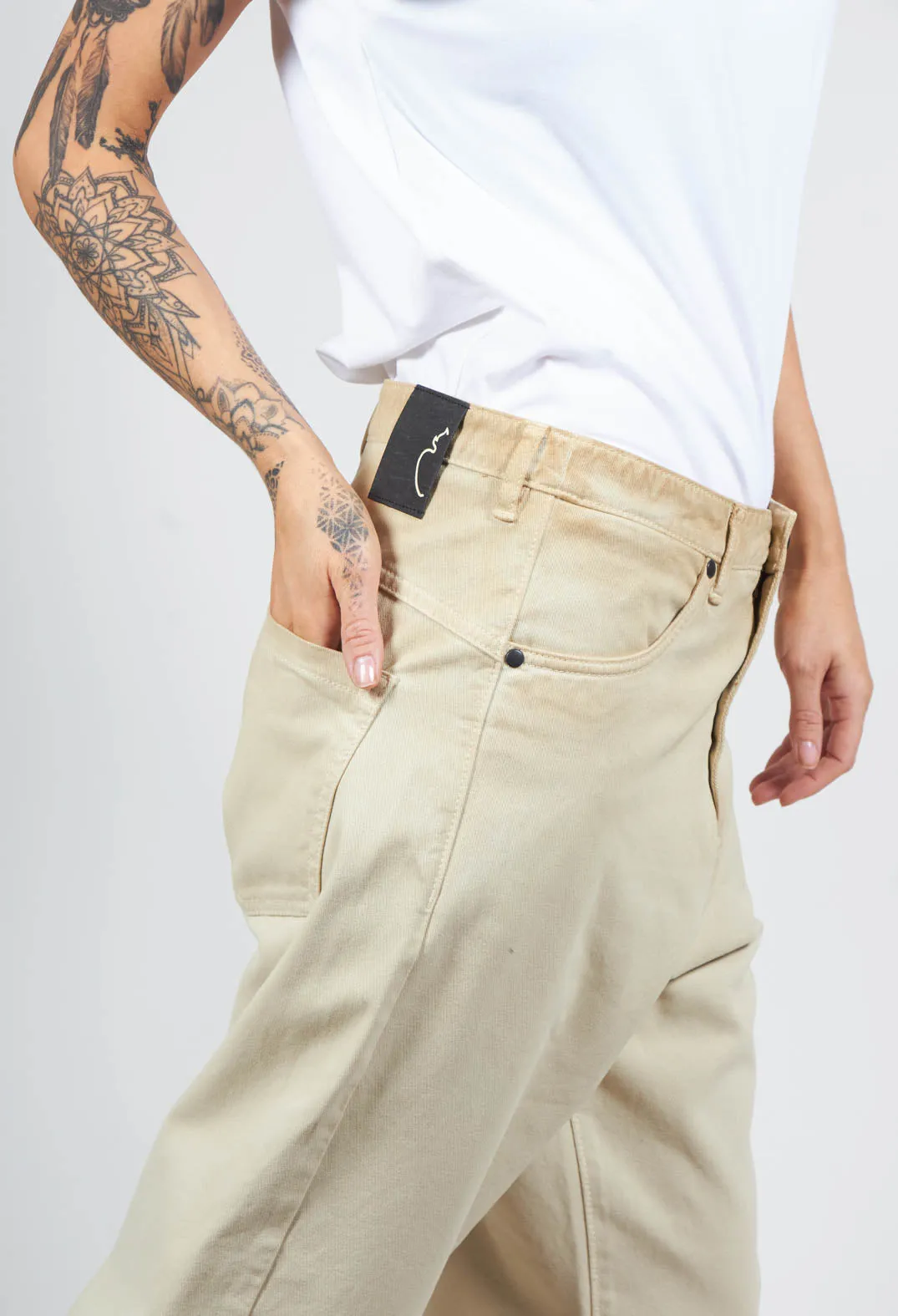 Straight Leg Jeans in Beige Dye Effect