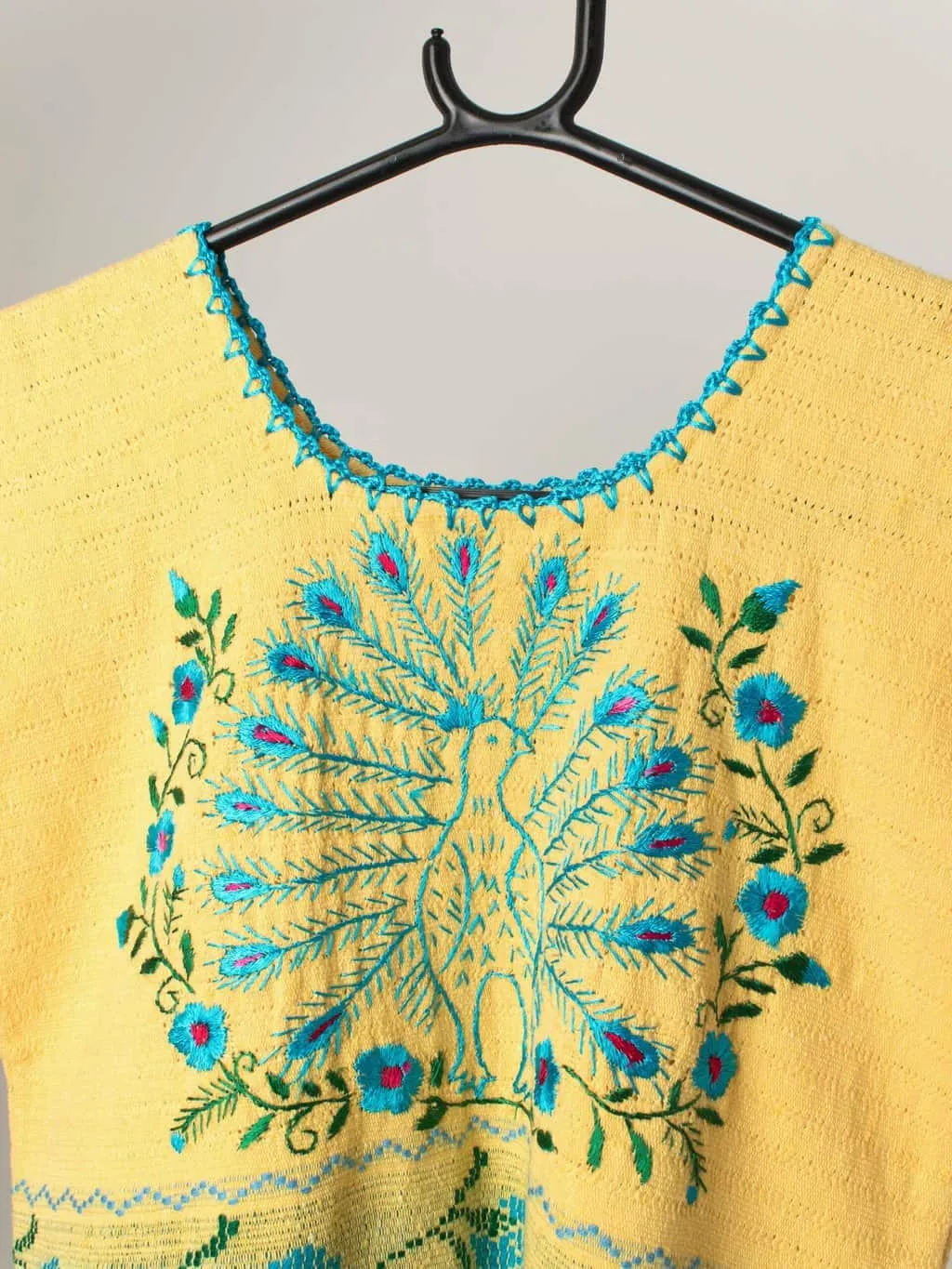 Vintage handmade yellow vest with embroidered peacock design – Small