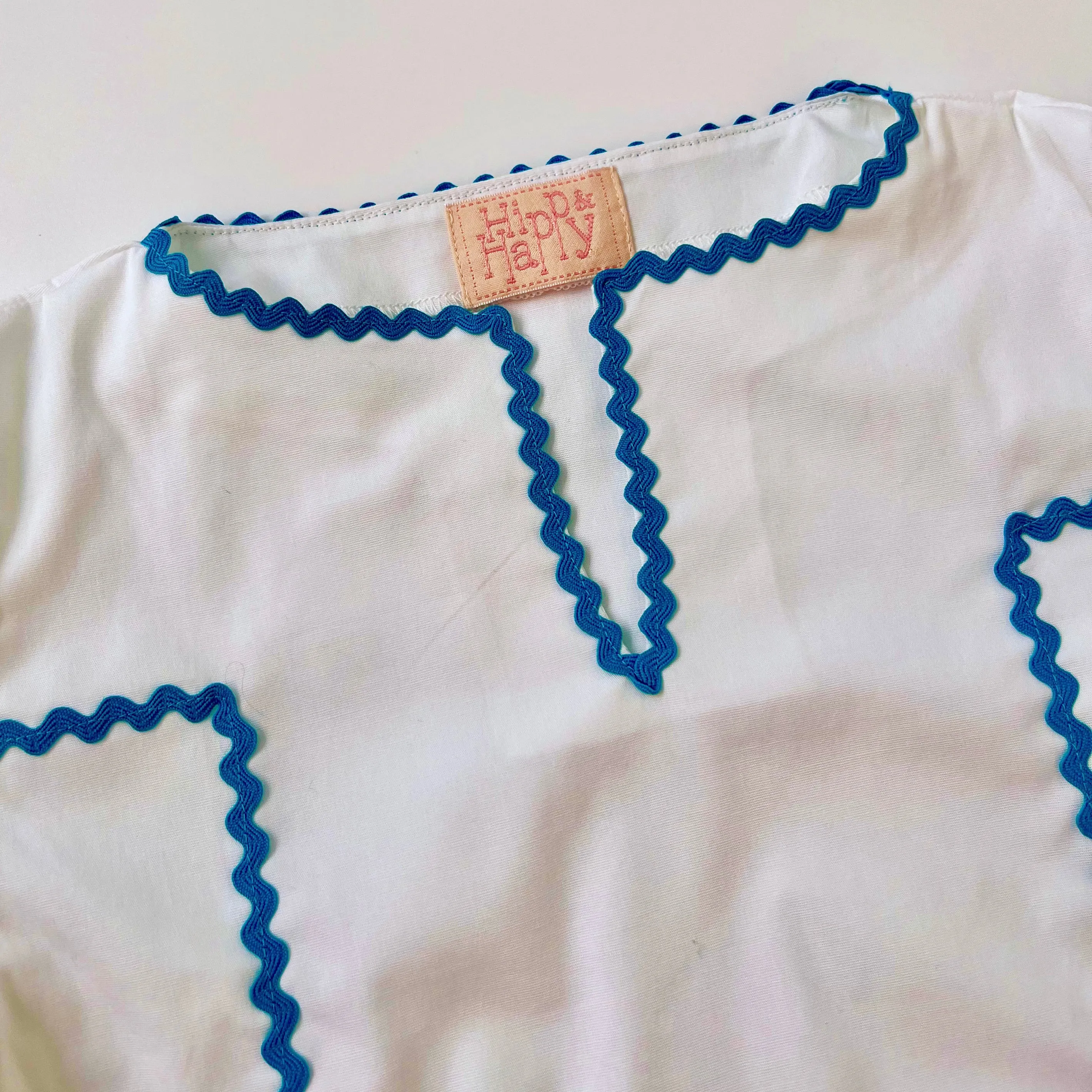 White Kaftan With Ric Rac Trim: 3-4 Years & 9-10 Years